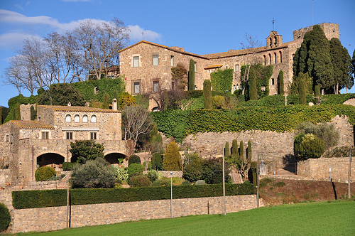 El Castillo de Foixà, en el centro del Ampurdán, es un excelente mirador de su planície