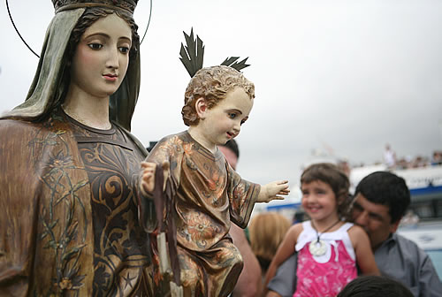 La devoción por la Virgen de los pescadores, la Mare de Déu del Carme, es muy grande entre los habitantes de l'Escala