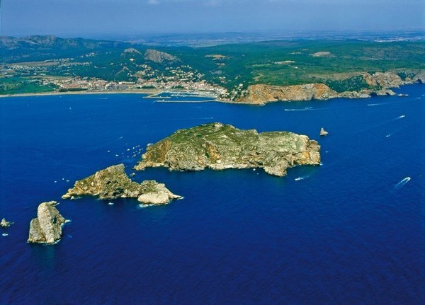 Las preciosas Islas Medas, el archipiélago que se encuentra frente a las costas de l'Estartit, ha sido testigo durante siglos de la presencia de piratas en estas costas